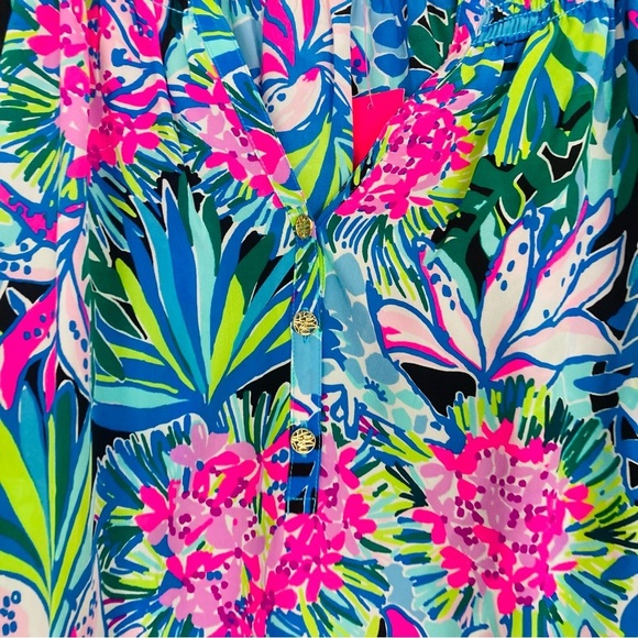 Lilly Pulitzer silk floral “Elsa” popover long sleeved NWT blouse. Size Large. - Picture 3 of 8